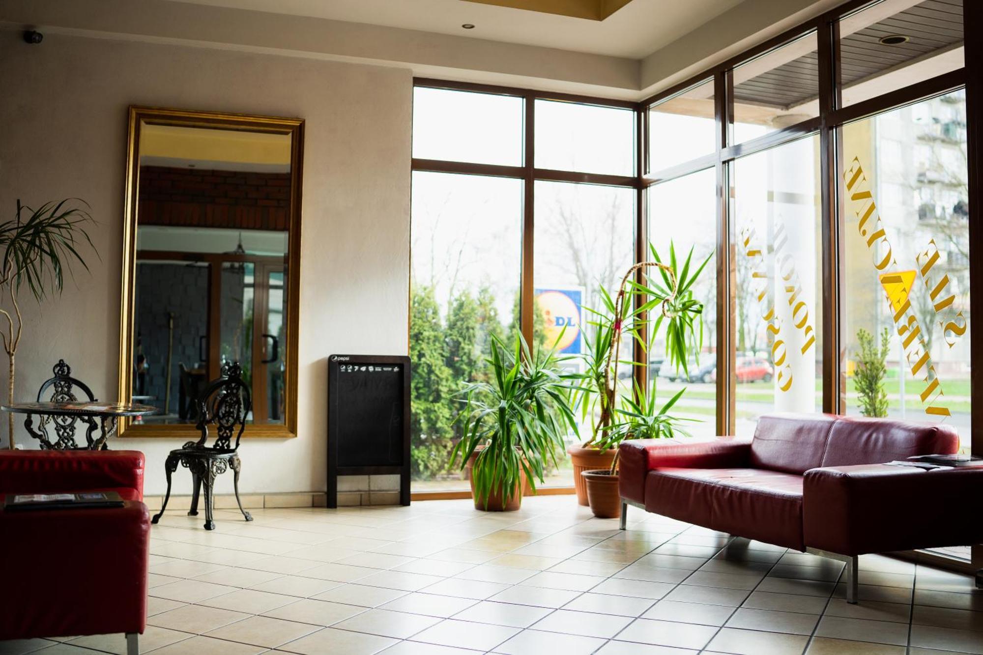 Alabastro Bed & Breakfast Tomaszow Mazowiecki Exterior photo